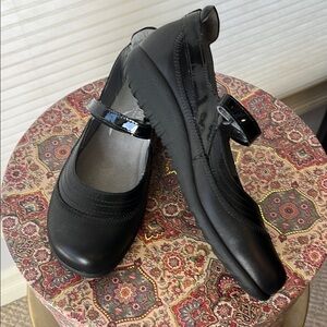 Naot Black Flats & Loafers with Classic Mary Jane Style sz 8